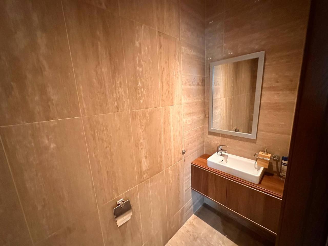 Skyhouse Superior Penthouse &