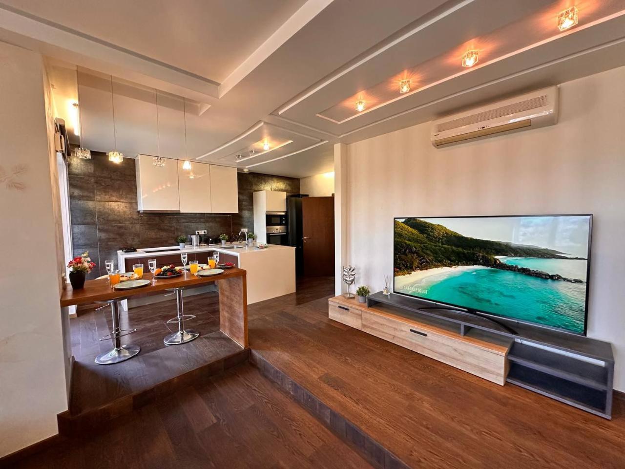 Skyhouse Superior Penthouse &