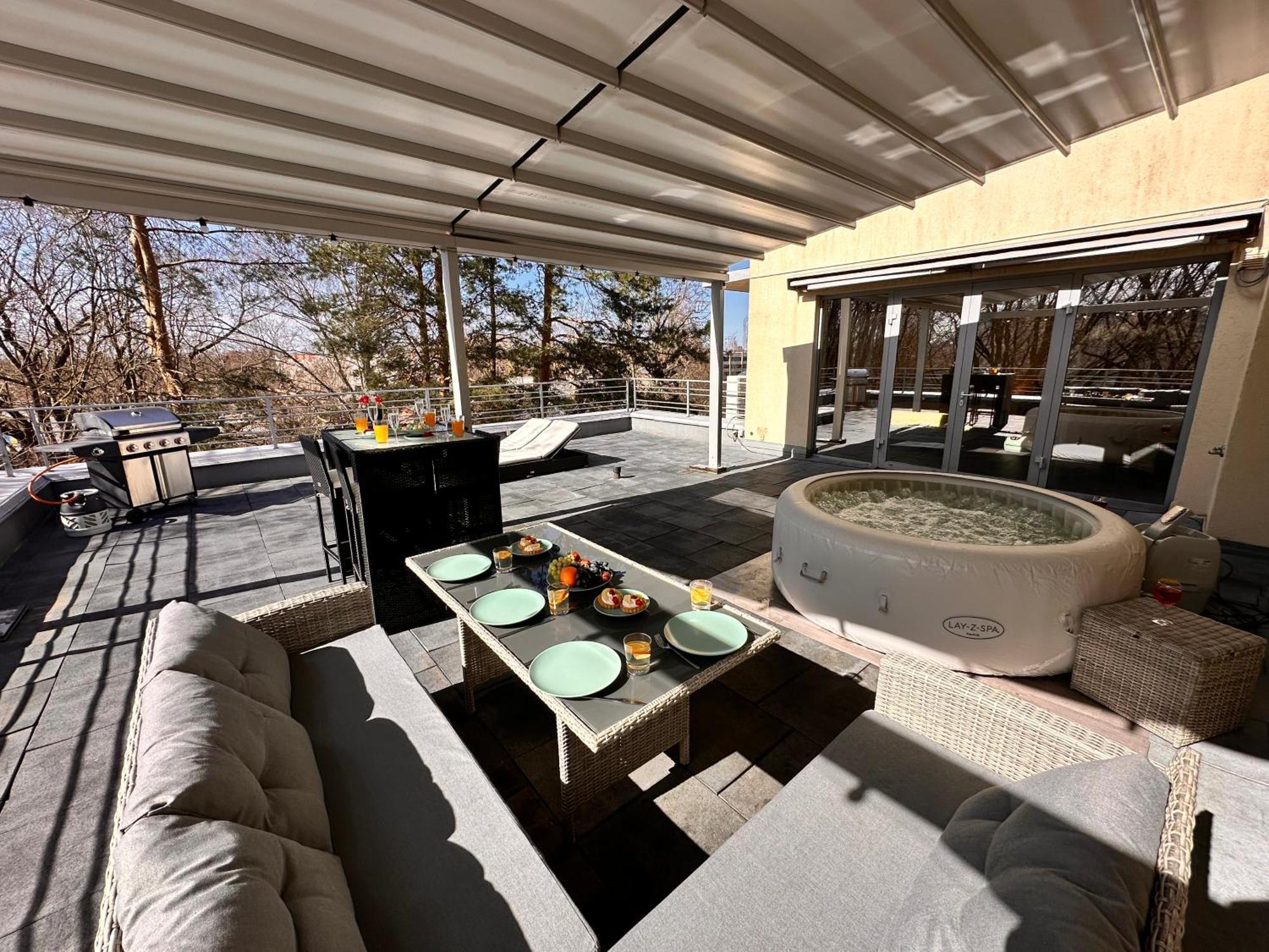 Skyhouse Superior Penthouse & Appartement *