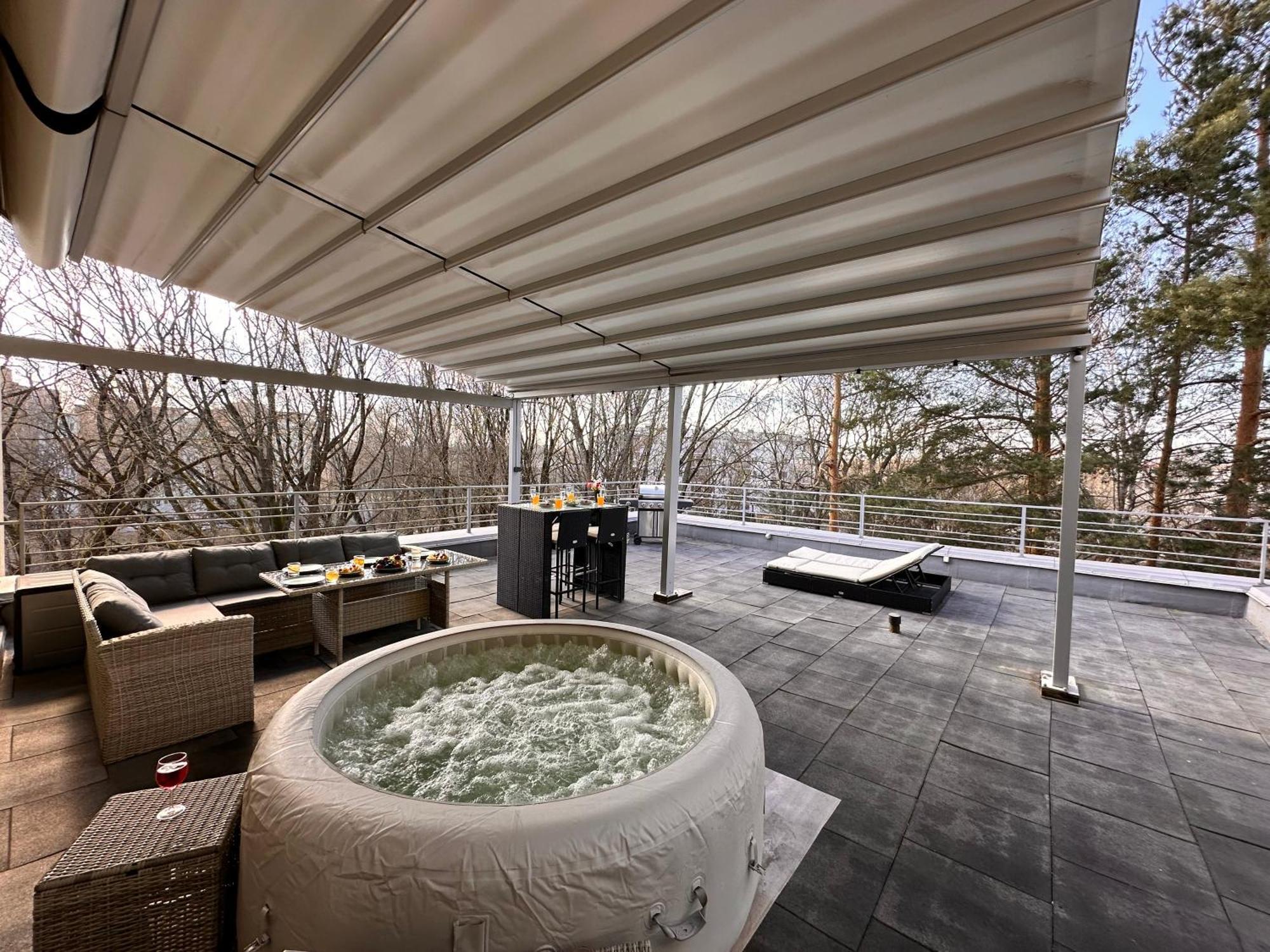 Skyhouse Superior Penthouse & Appartement Riga